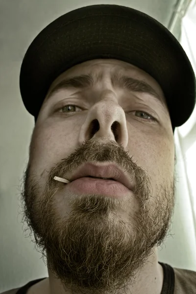 Close-up πορτρέτο της μια αλαζονική άνθρωπος — Φωτογραφία Αρχείου