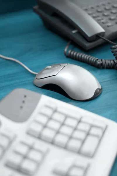 Objetos Escritório Teclado Mouse Telefone Dof Superficial — Fotografia de Stock