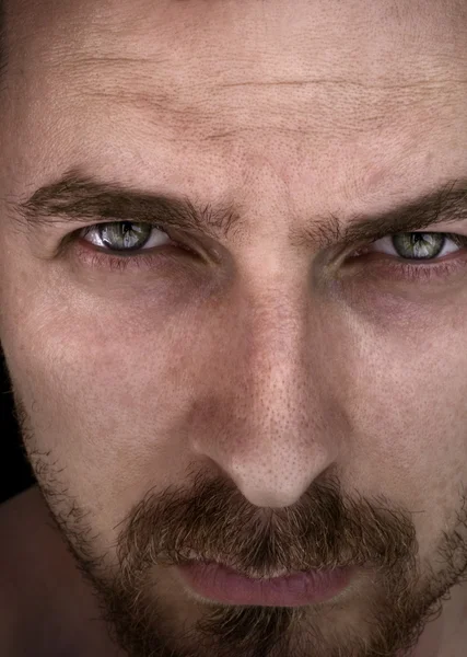 Man met mooie diepe ogen — Stockfoto