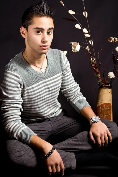 Beeldende Kunst Portret Van Hispanic Jonge Man — Stockfoto
