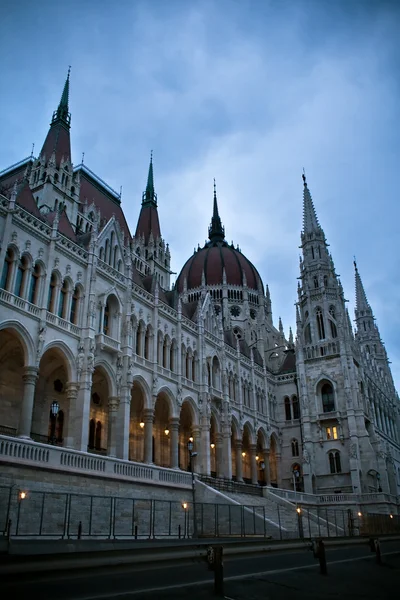 Budapesta Parlamento Húngaro Por Noche —  Fotos de Stock