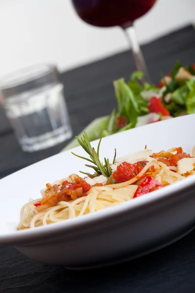 Stock image Detail of a rosemary leaf on spaghetti