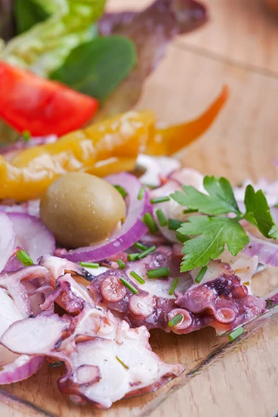 Részlet a carpaccio salátaöntetek polip — Stock Fotó