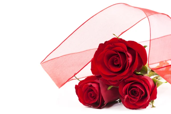 Rosas Rojas Con Cinta Envuelta Sobre Ellas —  Fotos de Stock