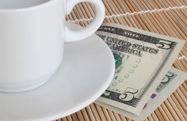 Empty cup and tip — Stock Photo, Image