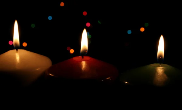 Рождественская линия свечей — стоковое фото