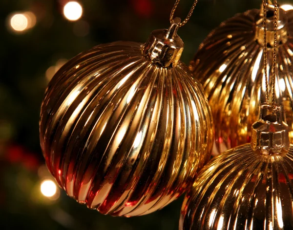 Altın Christmas topu — Stok fotoğraf