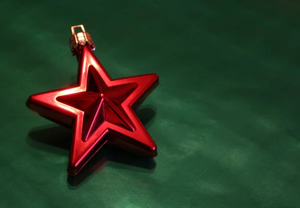 Estrella de Navidad roja brillante —  Fotos de Stock