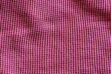 mor bir sweat-shirt bir close-up.