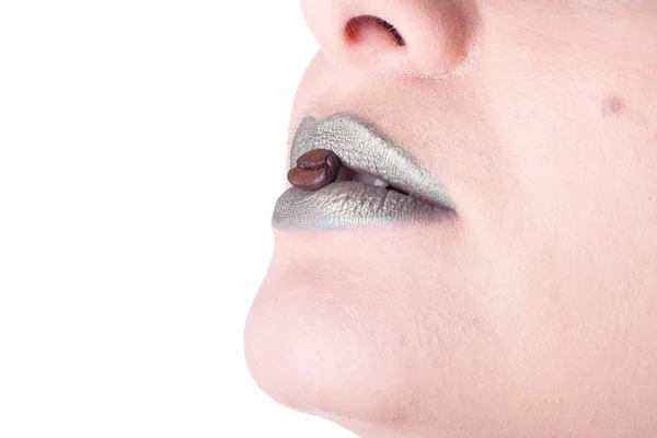 Zbliżenie Portret Kobiece Usta Zielony Makijaż Ziarna Kawy — Zdjęcie stockowe