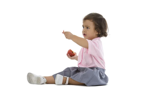 一个苹果的可爱小女孩 — 图库照片