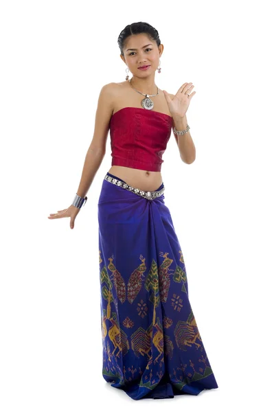 Азиатские танцы в традиционной одежде — стоковое фото