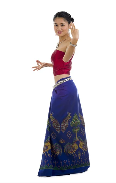 Danse asiatique en vêtements traditionnels — Photo