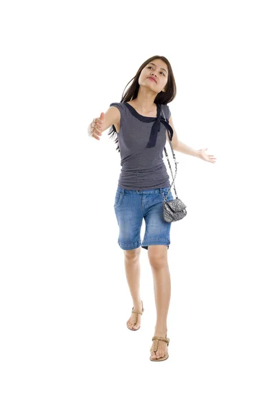 Αρκετά Ασιατική Γυναίκα Που Περπατά Απομονωμένα Λευκό Φόντο — Φωτογραφία Αρχείου