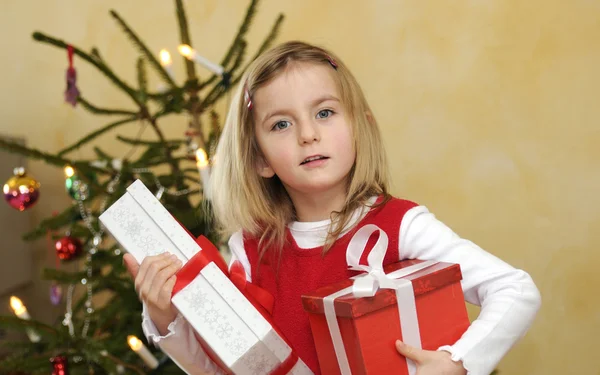 Petite Fille Blonde Avec Cadeau Noël — Photo