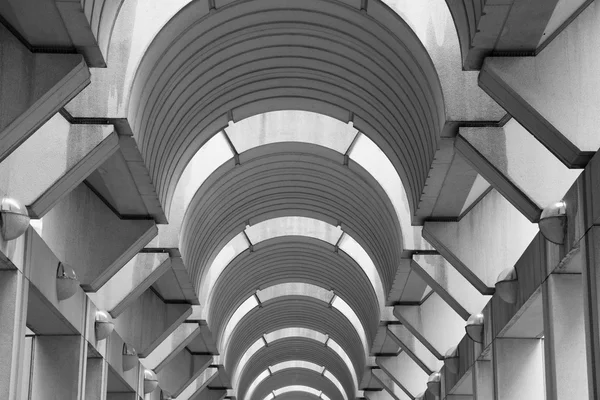 Современный арочный коридор Ceiling Horizontal — стоковое фото