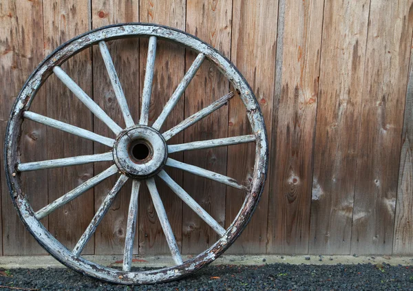 Old wagon wheel — Stock Photo, Image