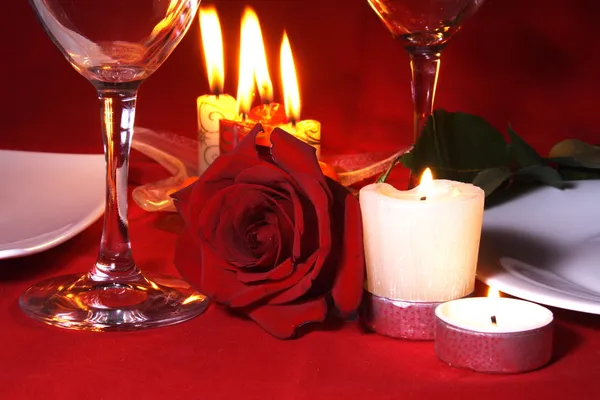 Arranjo de mesa de jantar romântico — Fotografia de Stock