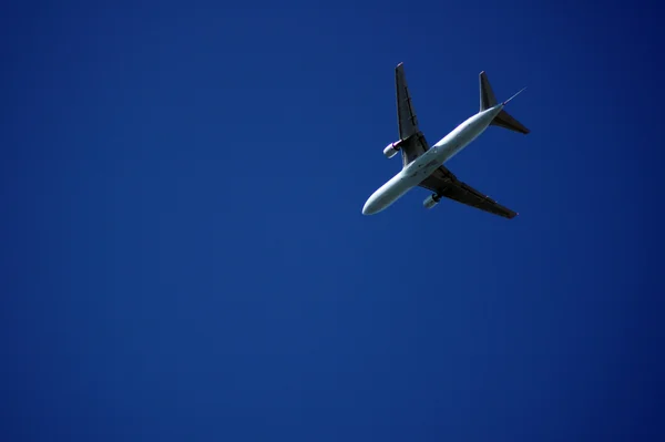 Plane And Blue Sky — Stock Photo, Image