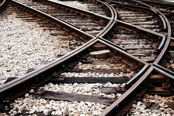 Förvirrande järnvägsspår — Stockfoto