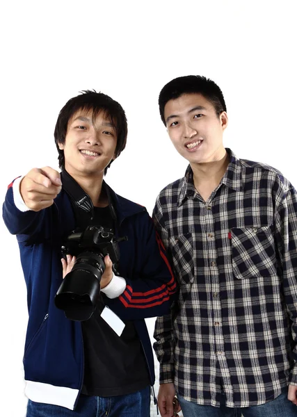 카메라와 함께 두 명의 아시아 남자 — 스톡 사진