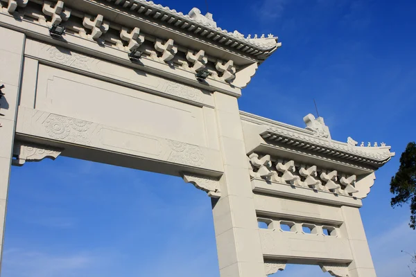 Chinesischer monumentaler Torbogen — Stockfoto