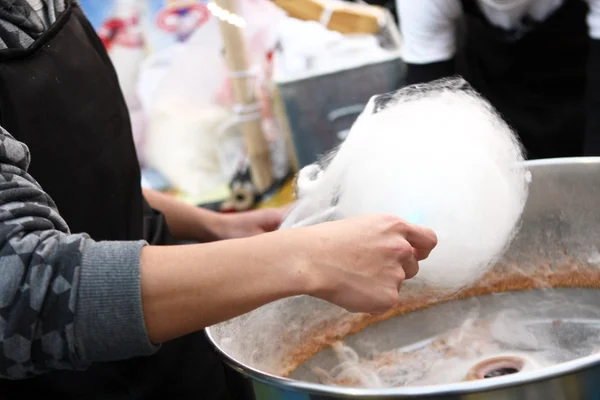 Close Man Makeing Cotton Candy — Stock Photo, Image