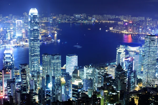 Geceleyin hong Kong'da ofis — Stok fotoğraf