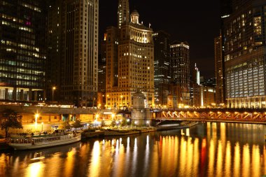 Chicago geceleri nehir