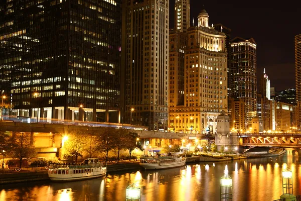Chicago Fluss bei Nacht — Stockfoto