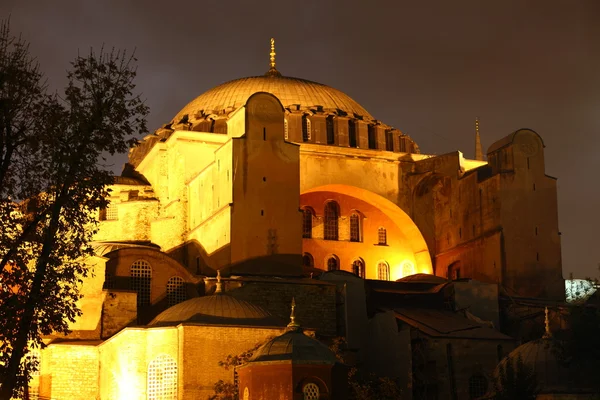 Φωτιζόμενο Αγία Σοφία Στην Κωνσταντινούπολη Βράδυ — Φωτογραφία Αρχείου