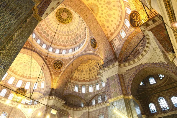 新的清真寺内部伊斯坦布尔 — 图库照片