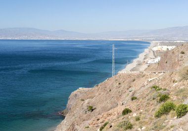 almeria şehrine cabo de gata dan coastine görünümünü