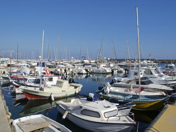 Motorlu tekneler ve yatlar garrucha Limanı — Stok fotoğraf