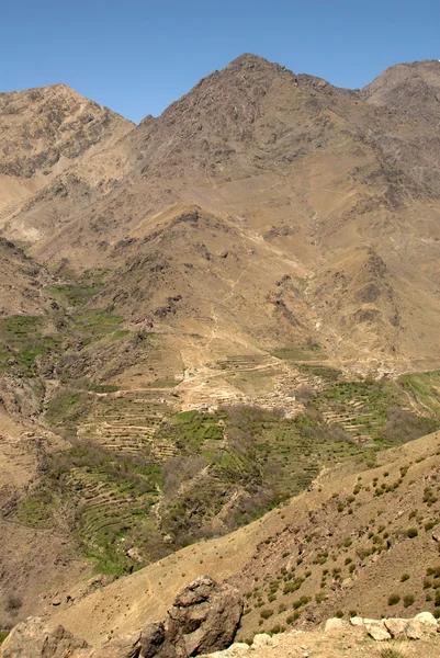 Villaggio berbero sulle montagne dell'Alto Atlante — Foto Stock
