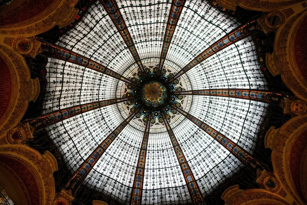 가 게 갤러리에서 아름 다운 천장 라파예트, 파리 — 스톡 사진