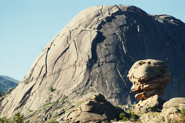 Cliff and mount — Stock Photo, Image