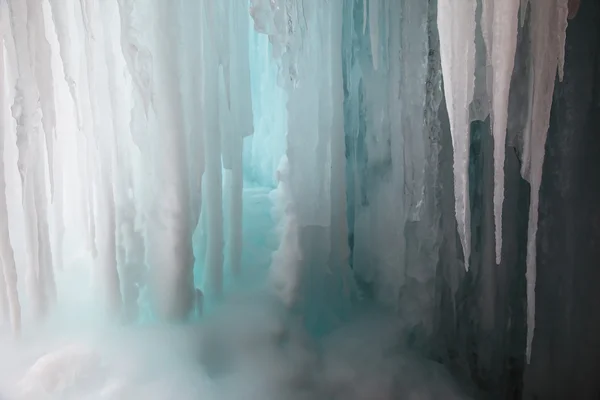 Cachoeira Congelada Dentro — Fotografia de Stock