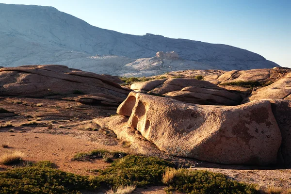 Ранок у пустелі гори — стокове фото