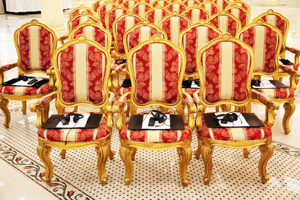 Rijen van stoelen — Stockfoto