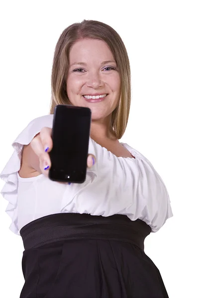 Красива жінка тримає мобільний телефон — стокове фото