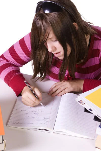 Jovem estudante estudando para exames — Fotografia de Stock