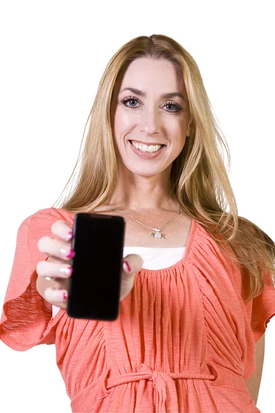 Belle femme tenant un téléphone portable — Photo