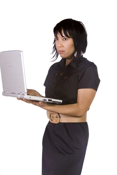 Empresária asiática segurando um laptop — Fotografia de Stock