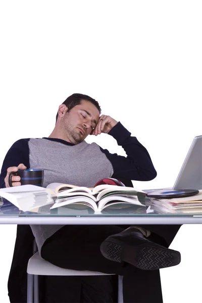 Estudante Universitário Adormecendo Enquanto Estudava Para Suas Finais Fundo Isolado — Fotografia de Stock