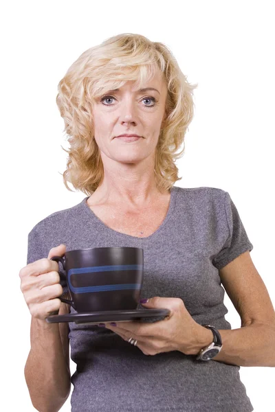 Γυναίκα που πίνει καφέ στέκεται — Φωτογραφία Αρχείου