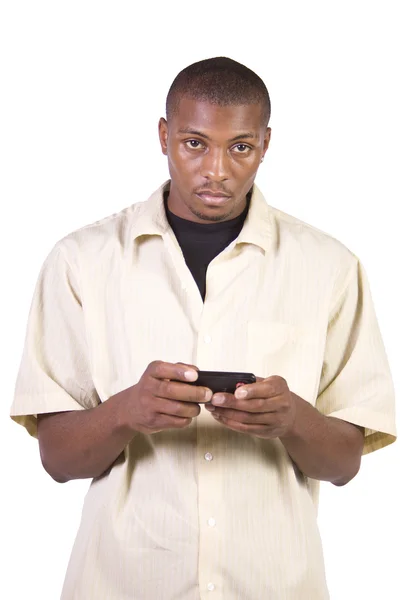 Mężczyzna Białym Tle Czarny Dorywczo Sms Swój Telefon Komórkowy — Zdjęcie stockowe