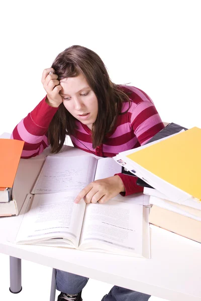 Estudiante joven estudiando para exámenes — Foto de Stock