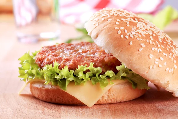 Cheeseburger — Stockfoto