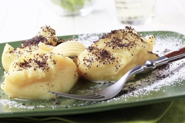 Potato dumplings with poppyseed — Stock Photo, Image